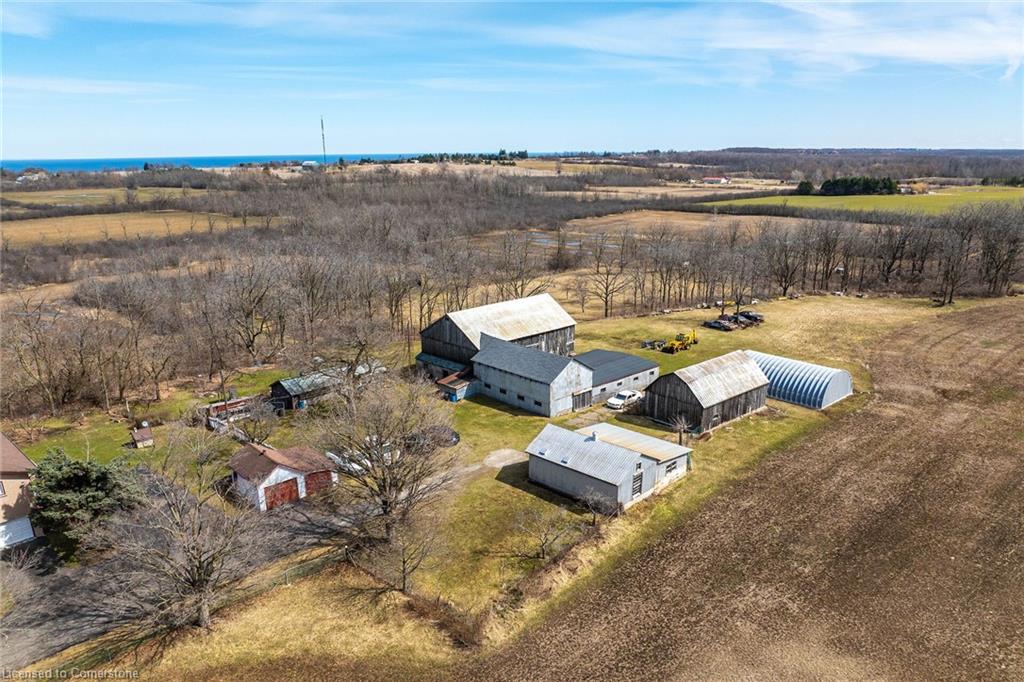 492 Second Road E Property Photo 2