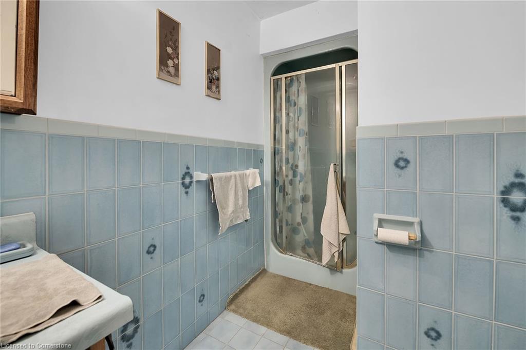492 Second Road E Property Photo 15