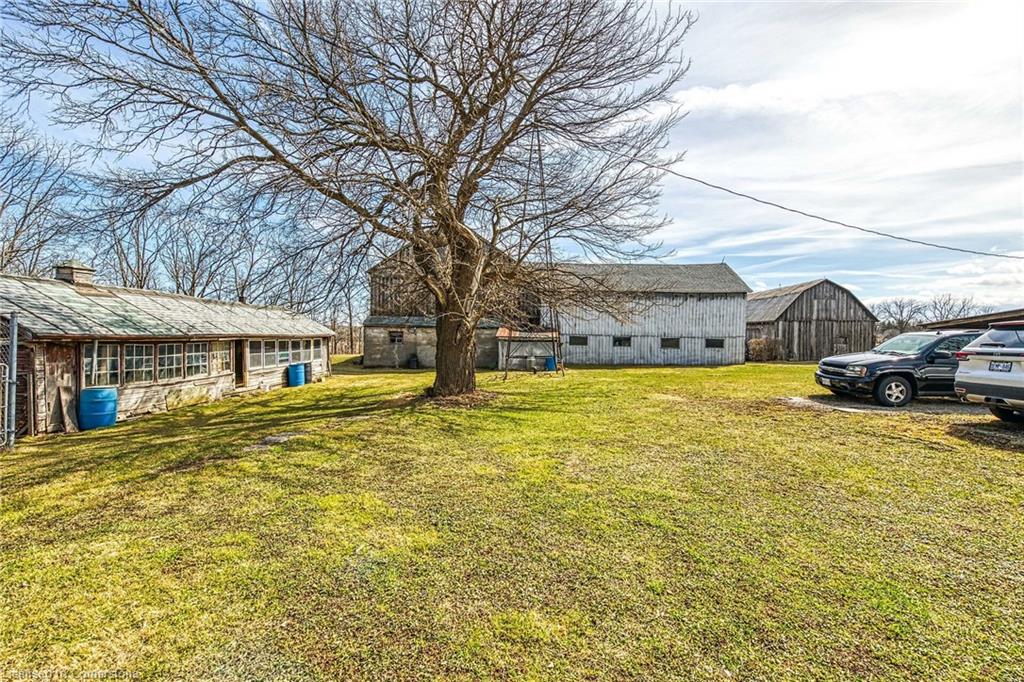 492 Second Road E Property Photo 30