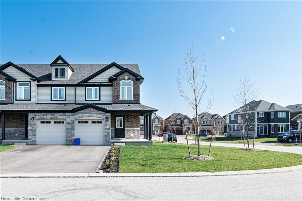 10 Bawcutt Crescent Property Photo