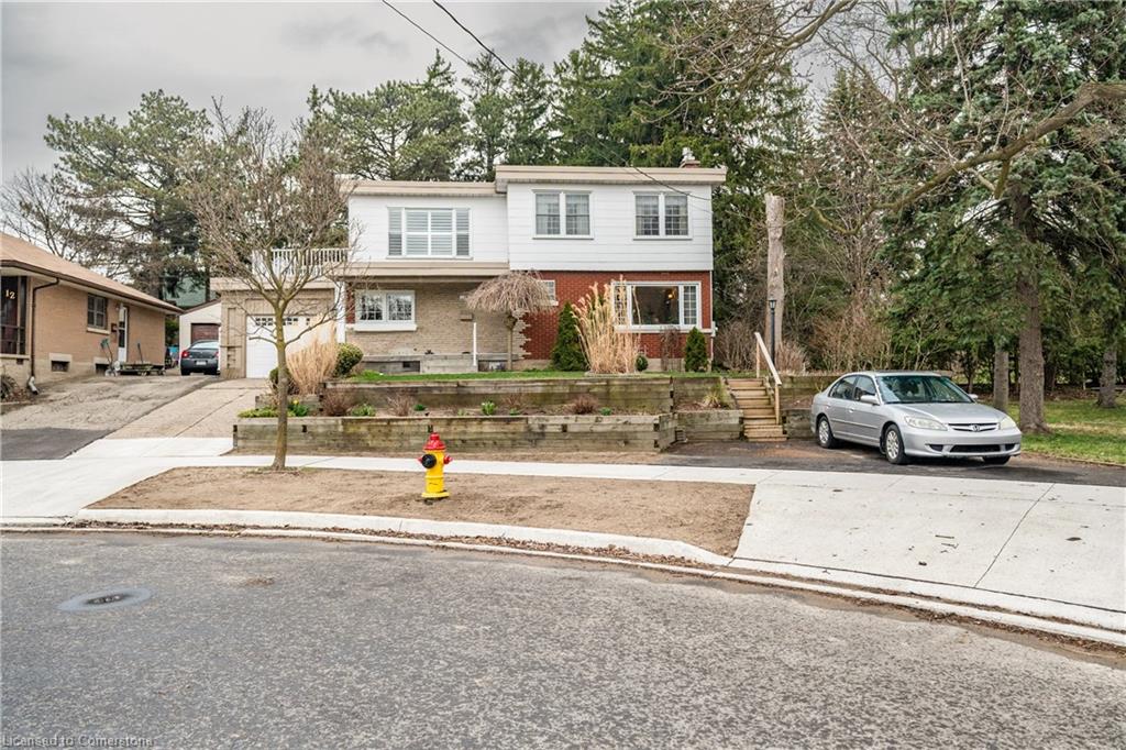 16 Admiral Road Property Photo 2