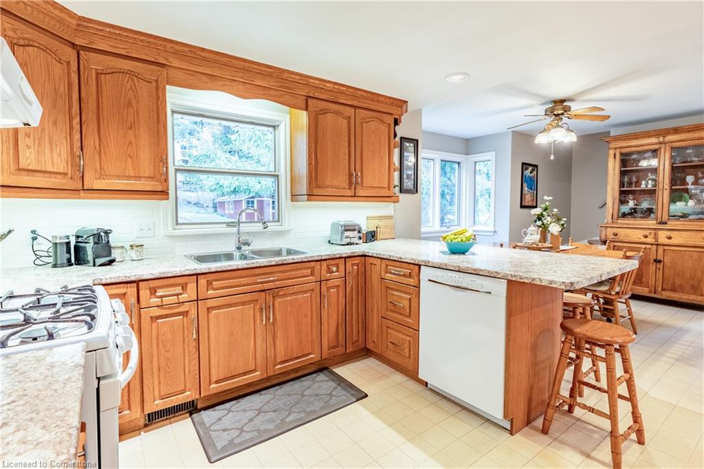 16 Admiral Road Property Photo 14