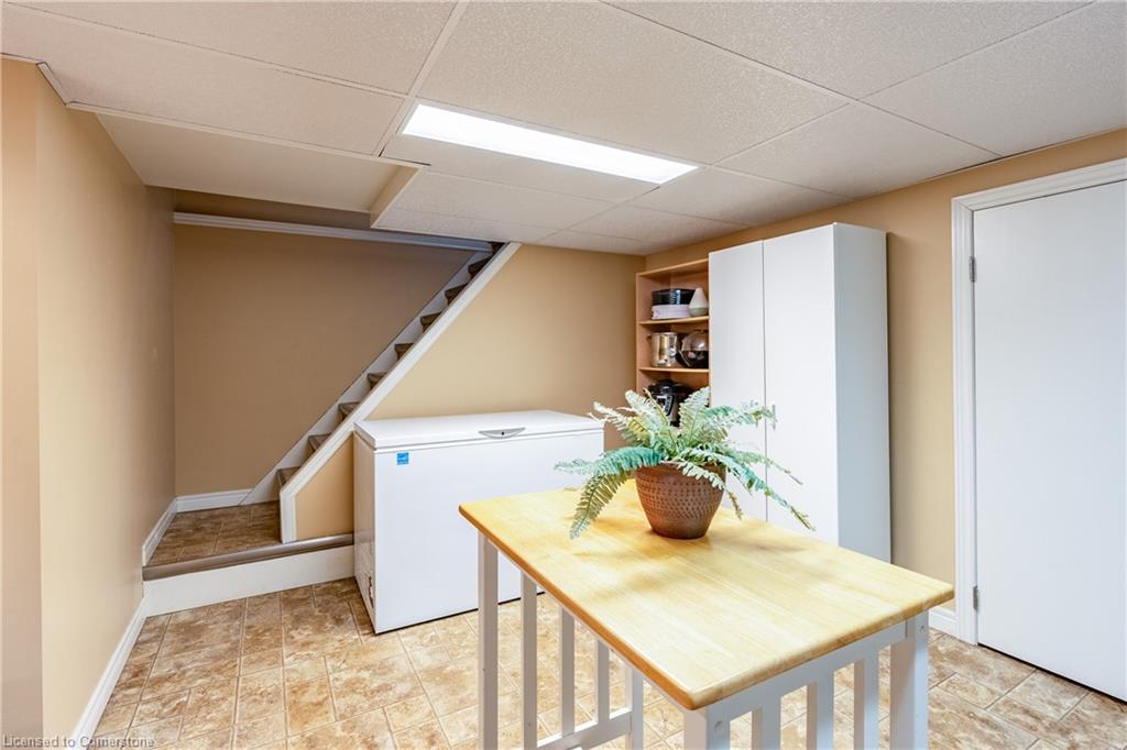16 Admiral Road Property Photo 40