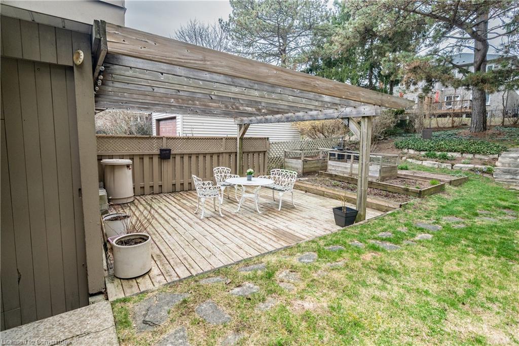 16 Admiral Road Property Photo 45