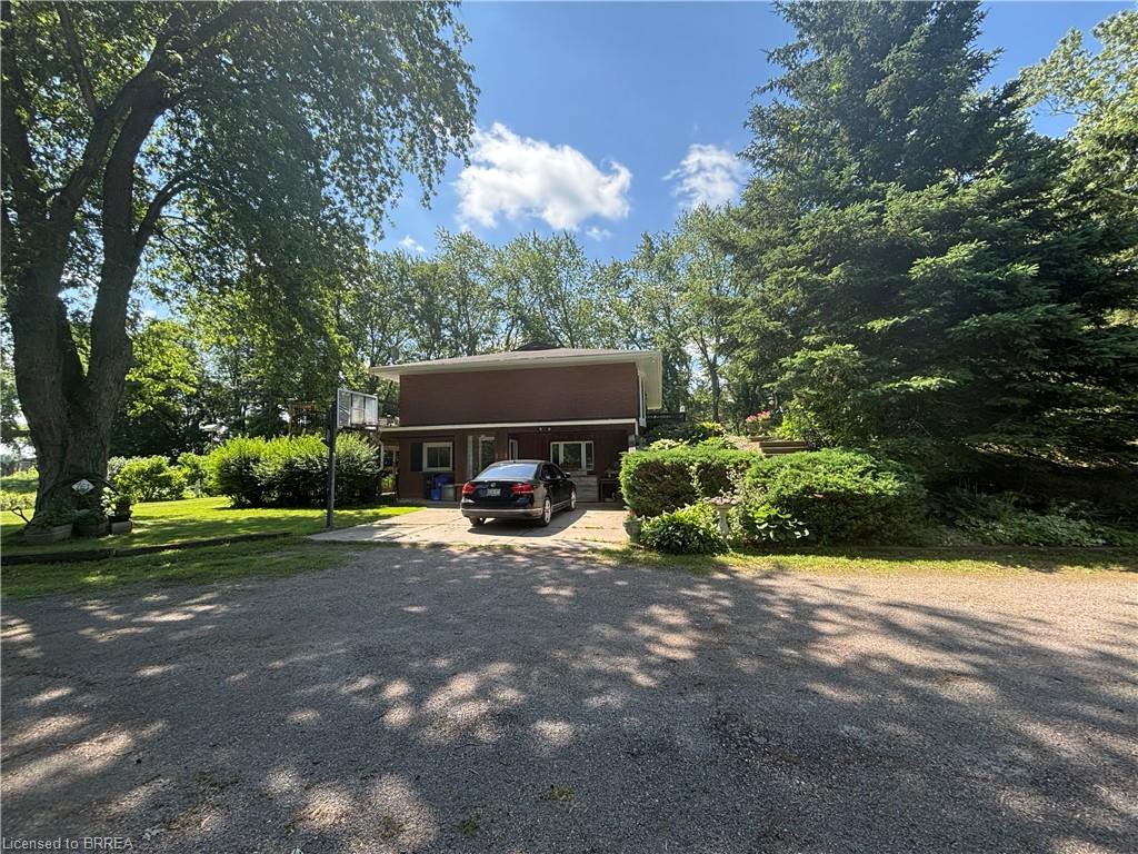 761 Lynden Road Property Photo 2