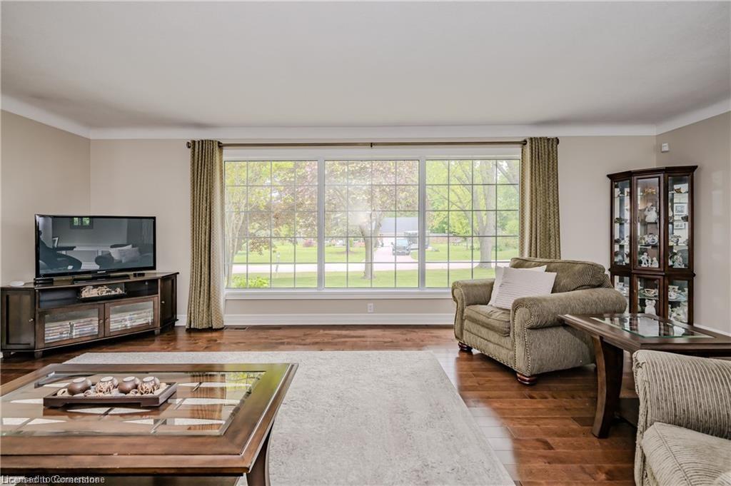 11 Coachman Crescent Property Photo 8