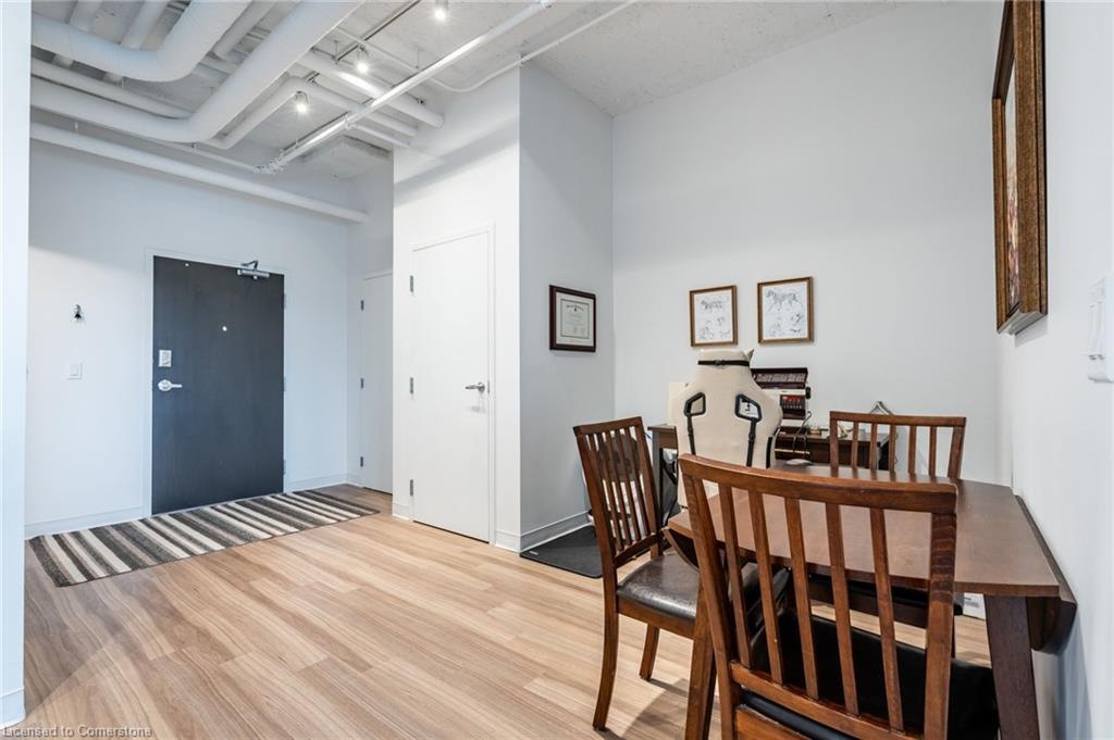 414-120 Huron Street Property Photo 13