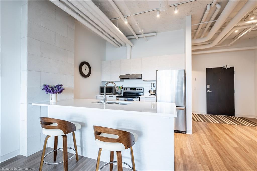 414-120 Huron Street Property Photo 16