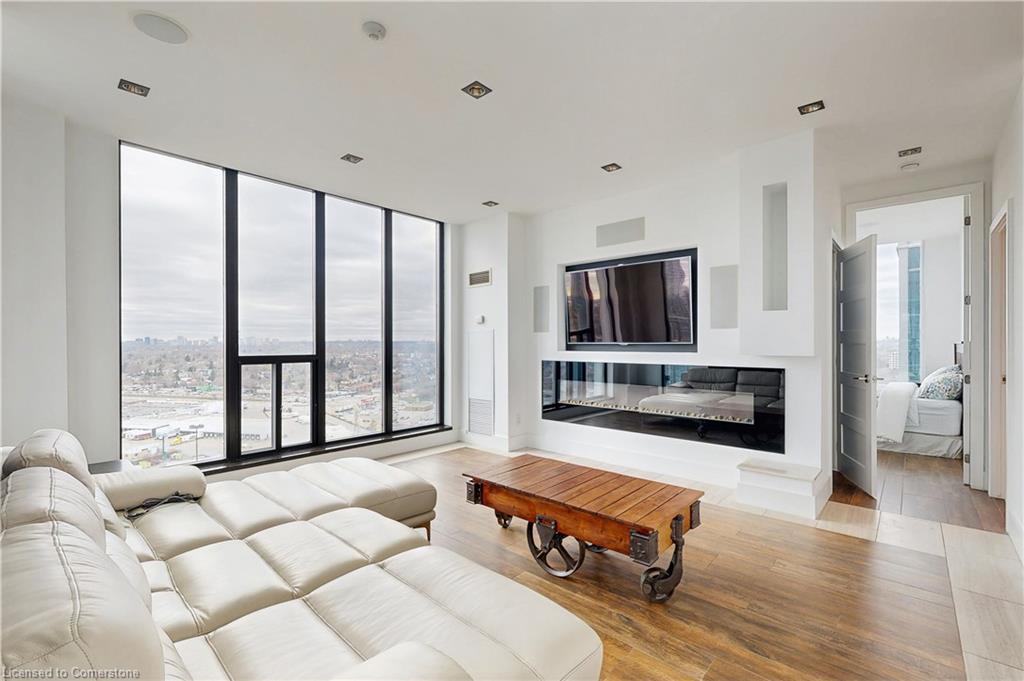 2121 Lake Shore Boulevard W Property Photo