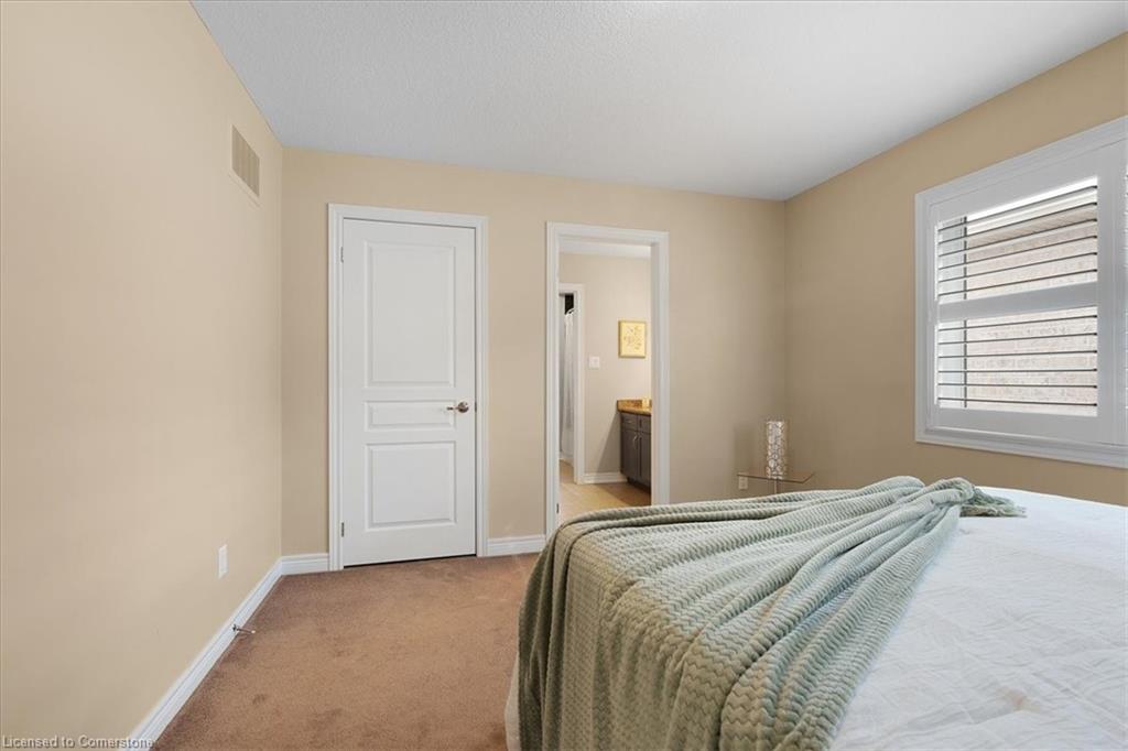 11 Redtail Street Property Photo 43