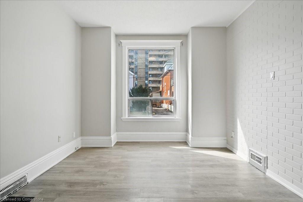 15 Huron Street Property Photo 6