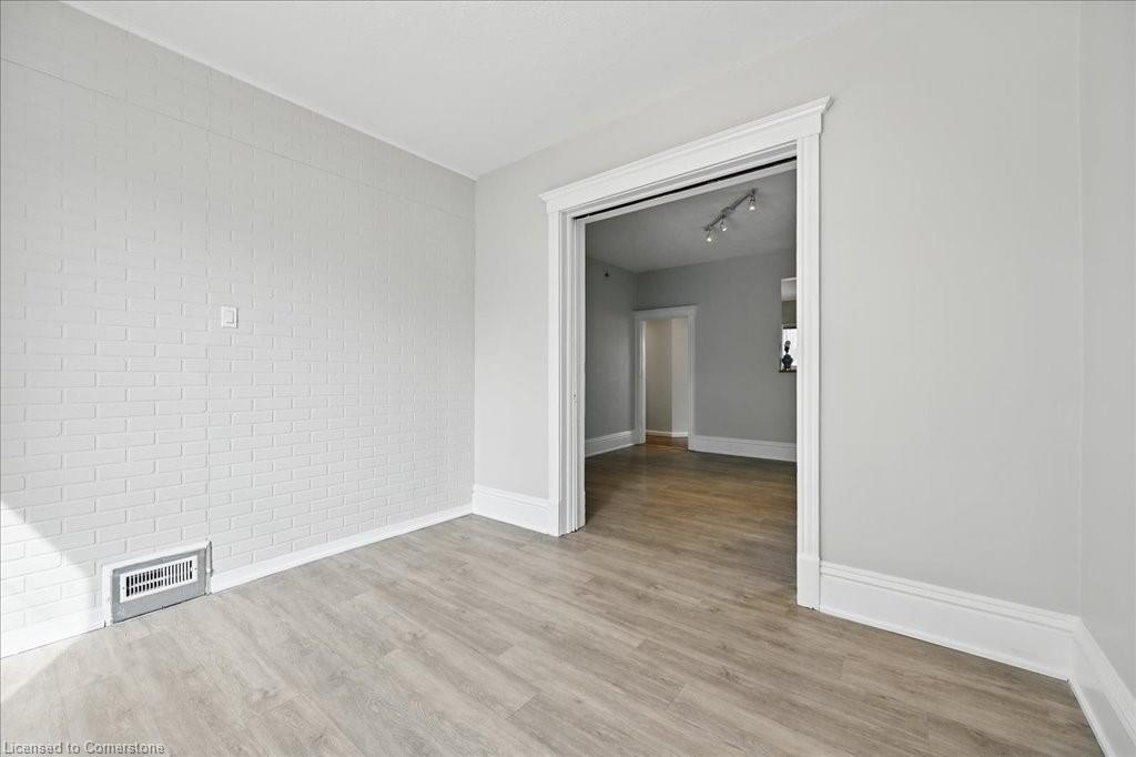 15 Huron Street Property Photo 8