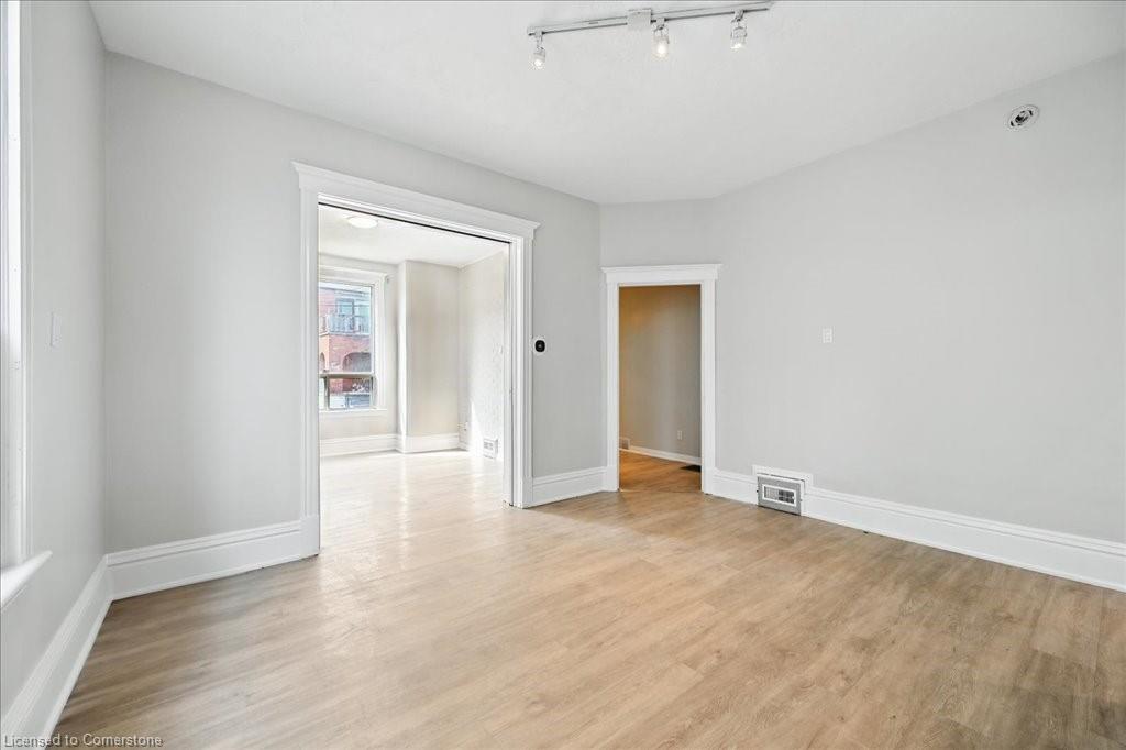 15 Huron Street Property Photo 9