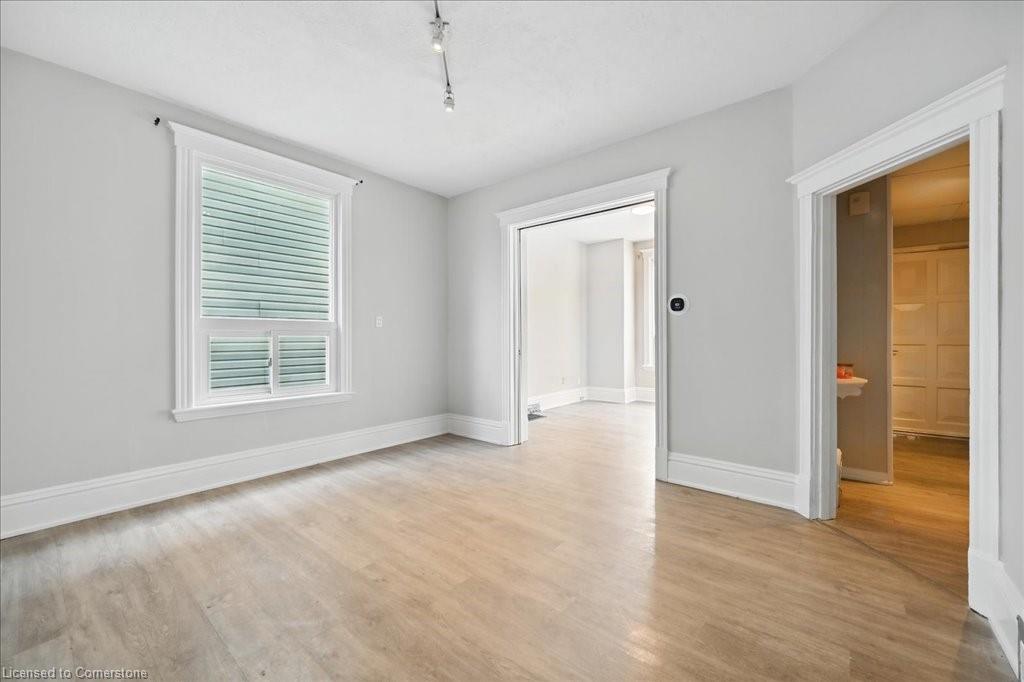 15 Huron Street Property Photo 11