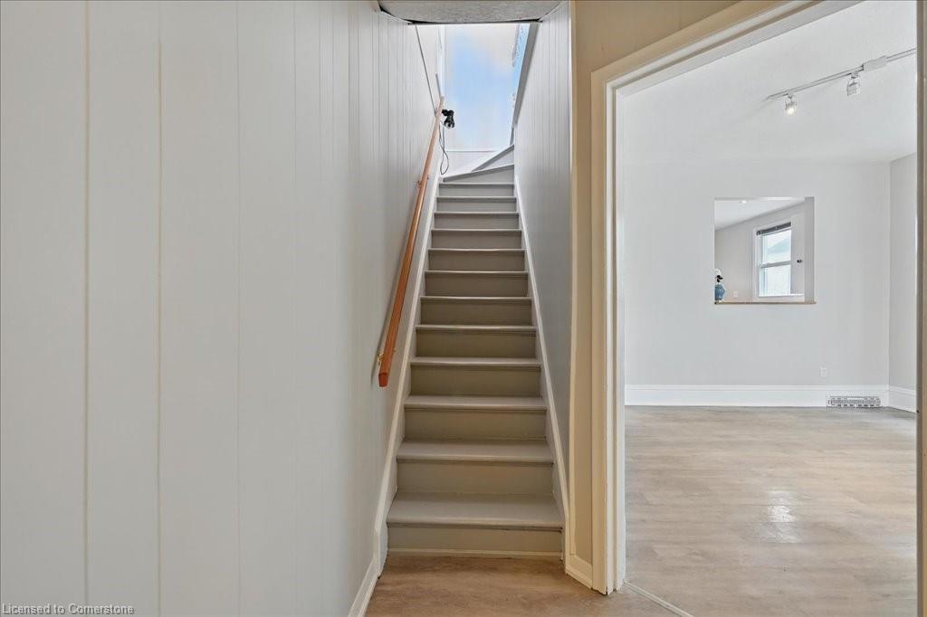 15 Huron Street Property Photo 18