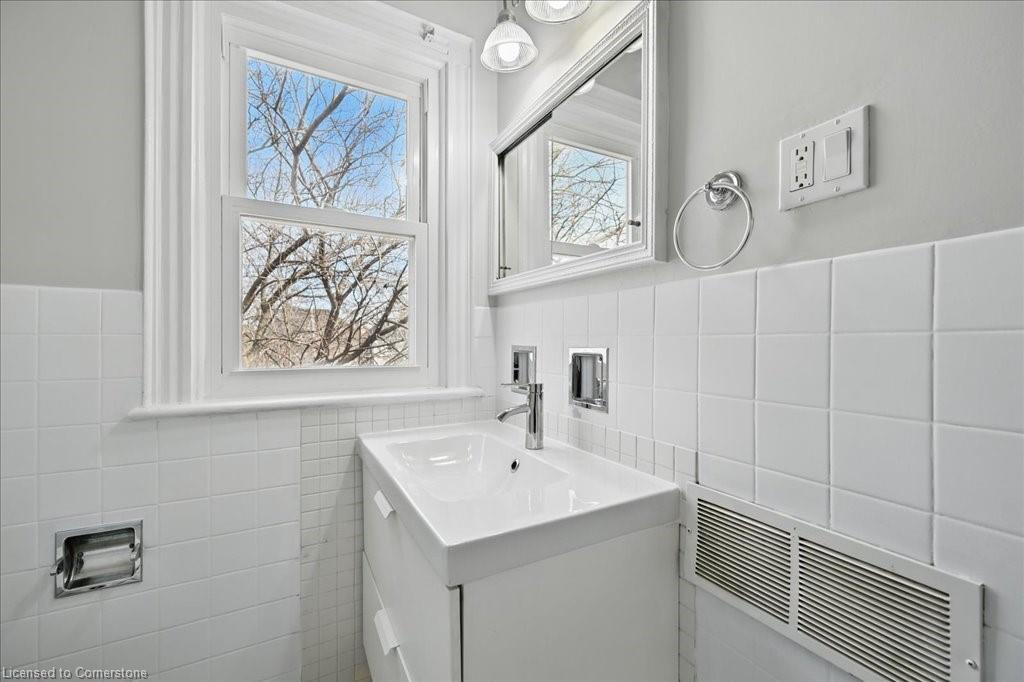 15 Huron Street Property Photo 30