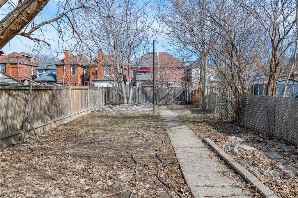 15 Huron Street Property Photo 32