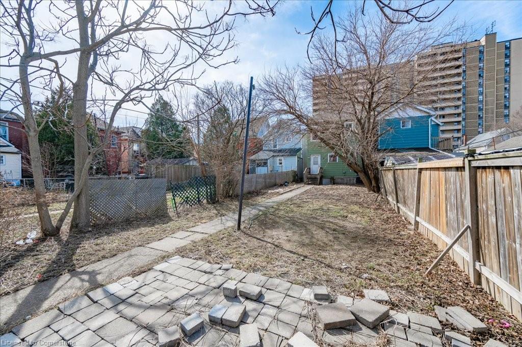 15 Huron Street Property Photo 36