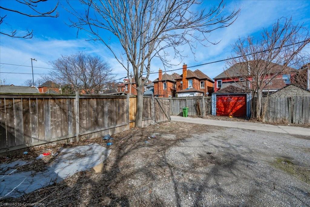 15 Huron Street Property Photo 37