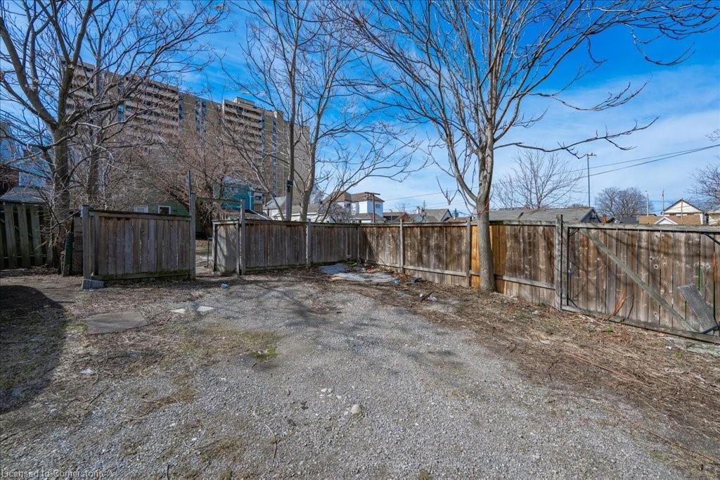 15 Huron Street Property Photo 38