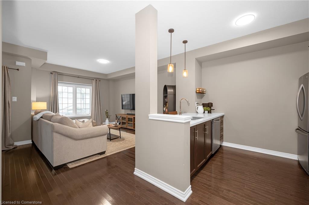 29-215 Dundas Street E Property Photo 5