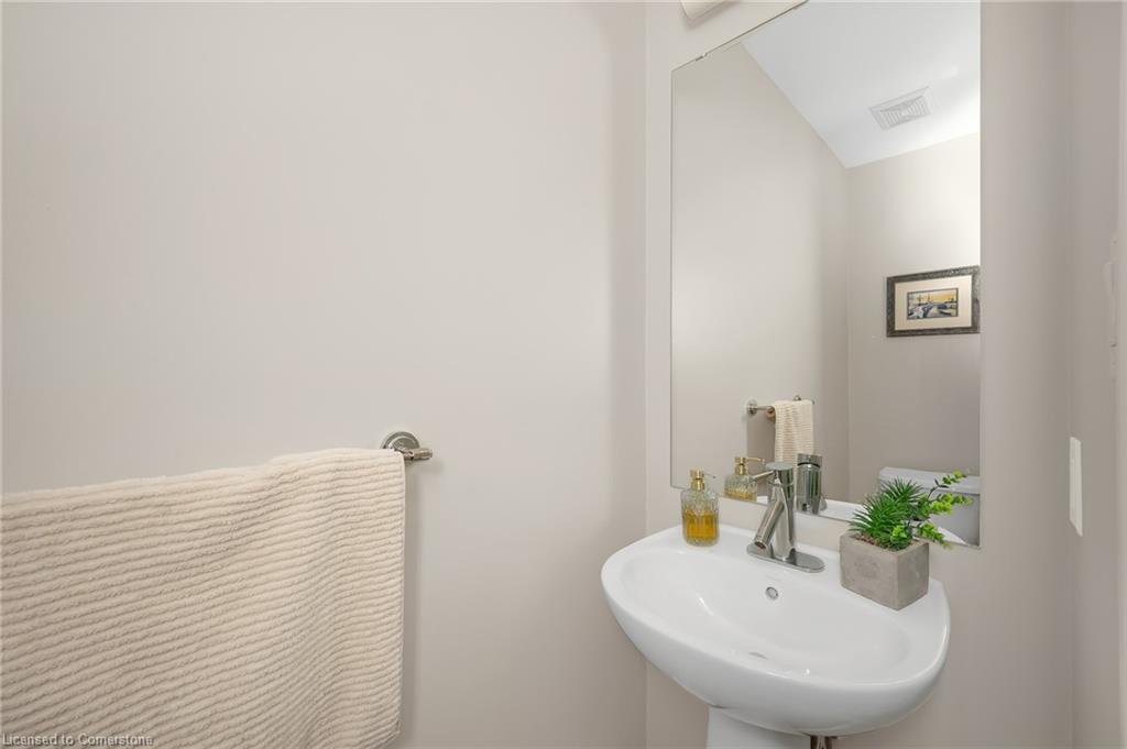 29-215 Dundas Street E Property Photo 17