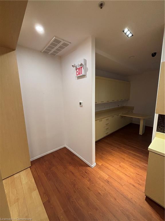 95 King Street W Property Photo 5