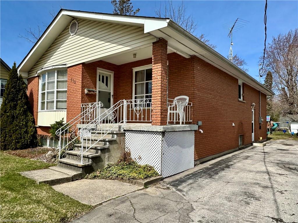 515 Broad Street W Property Photo 3