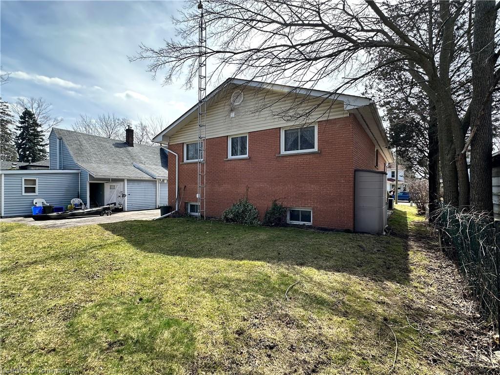 515 Broad Street W Property Photo 5