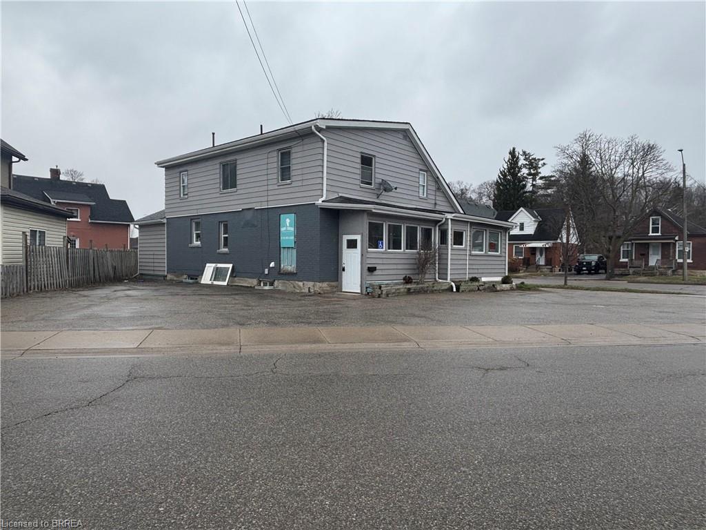 207 Colborne Street W Property Photo