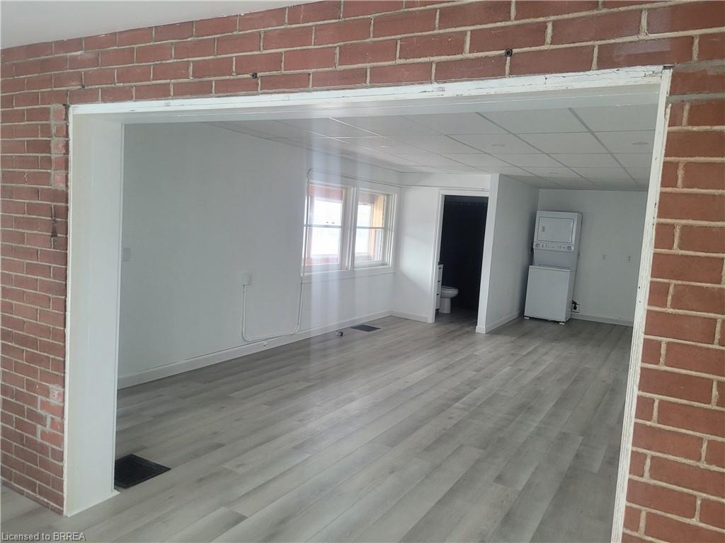 207 Colborne Street W Property Photo 2