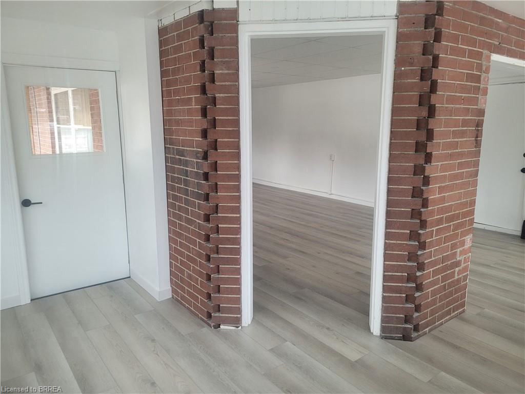 207 Colborne Street W Property Photo 5