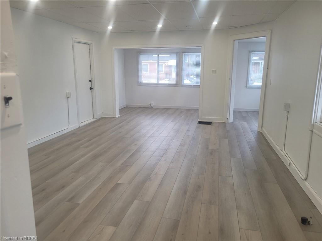 207 Colborne Street W Property Photo 8