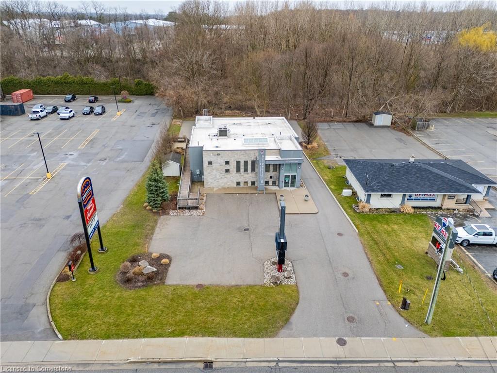 101a Queensway Property Photo 5