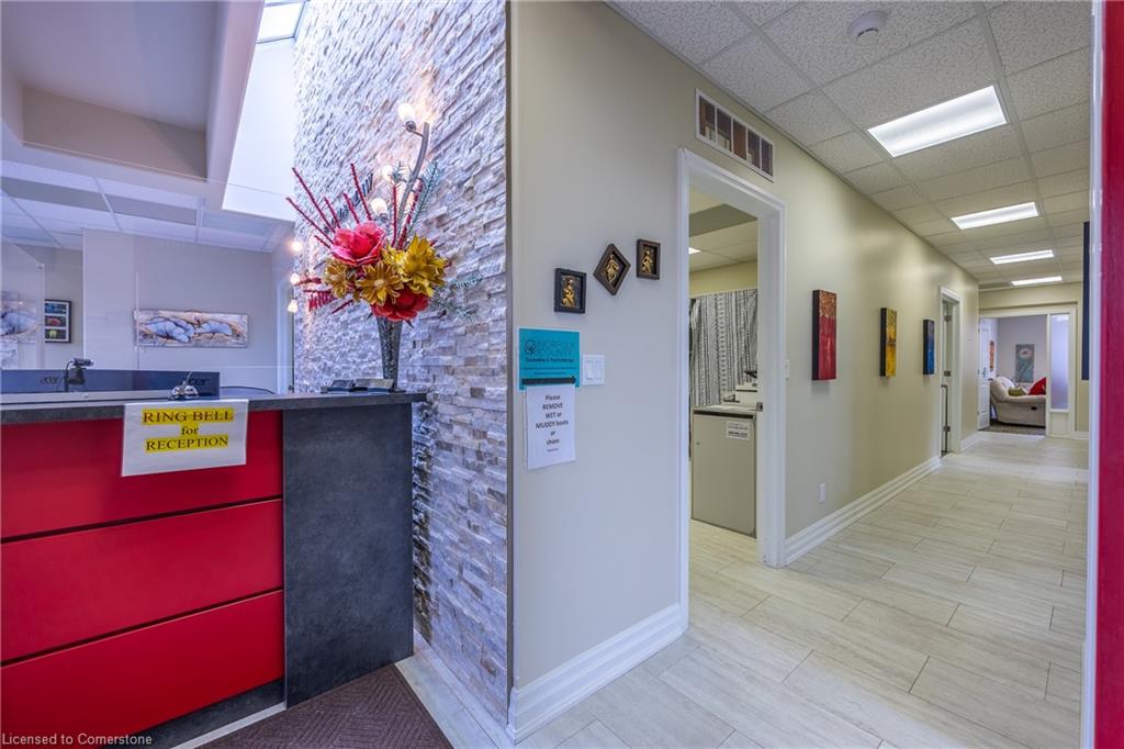 101a Queensway Property Photo 10