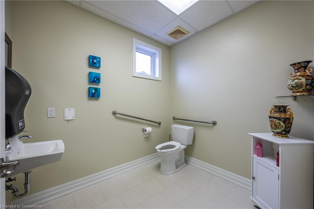 101a Queensway Property Photo 25