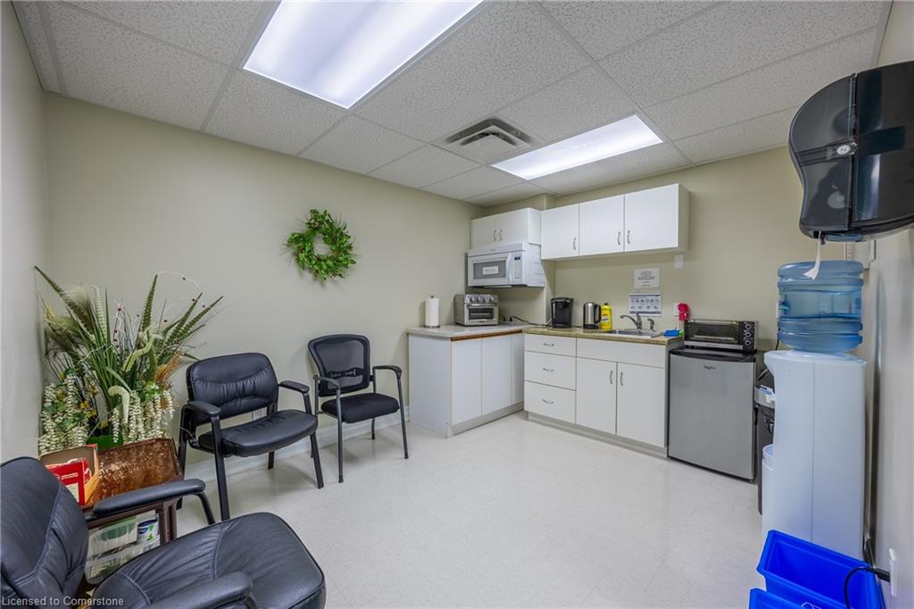 101a Queensway Property Photo 38