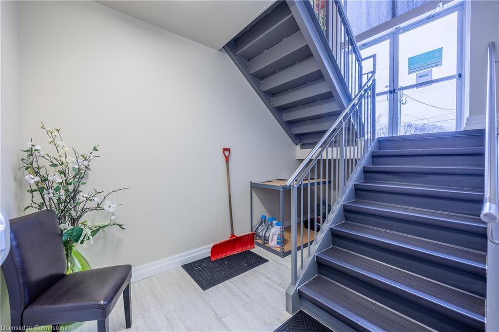 101a Queensway Property Photo 44