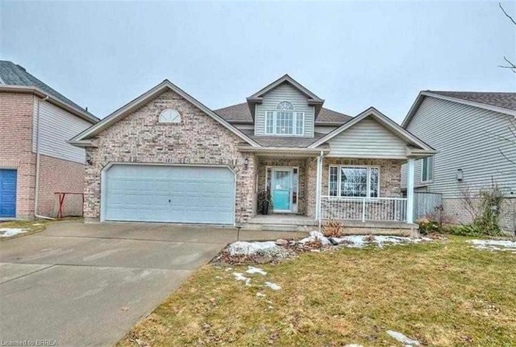 121 Crysler Crescent Property Photo