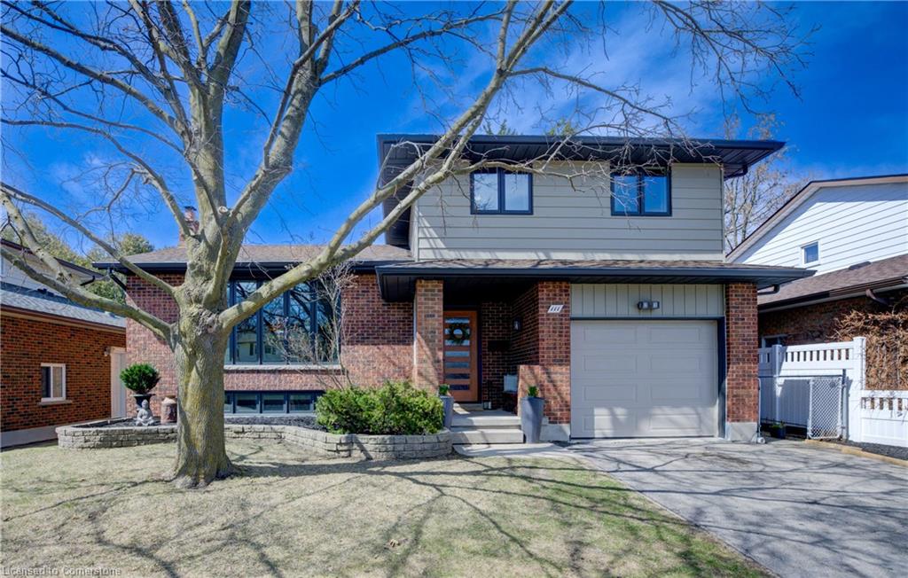 111 Georgian Crescent Property Photo