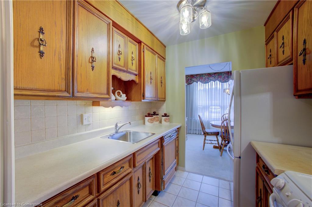 45 Westmount Road N Property Photo 6