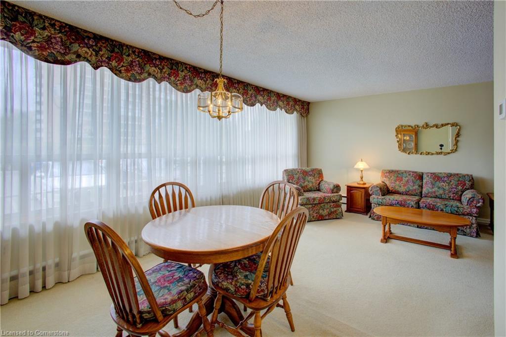 45 Westmount Road N Property Photo 10