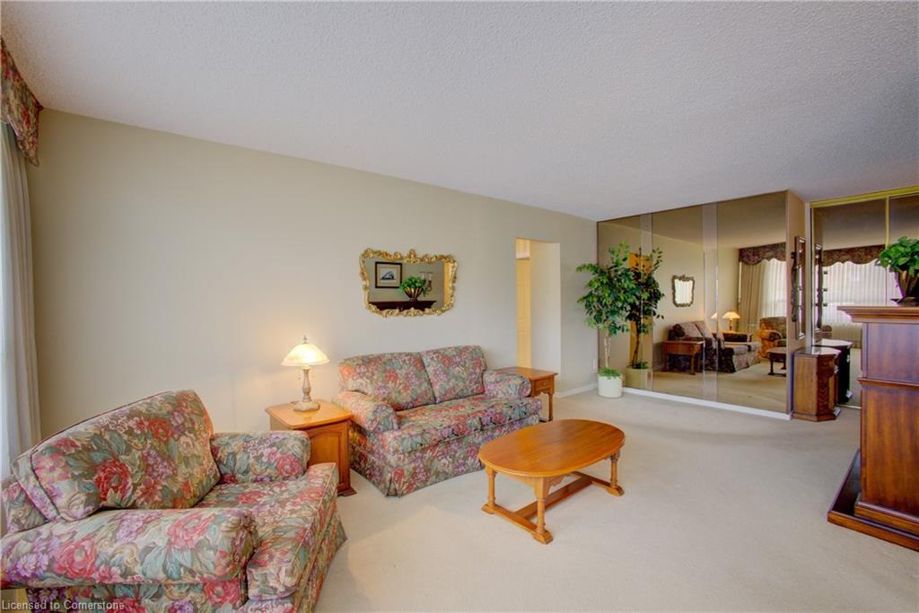 45 Westmount Road N Property Photo 12