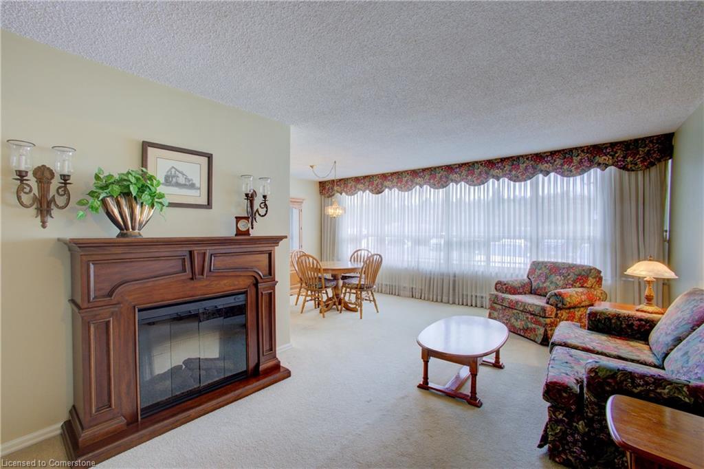 45 Westmount Road N Property Photo 14