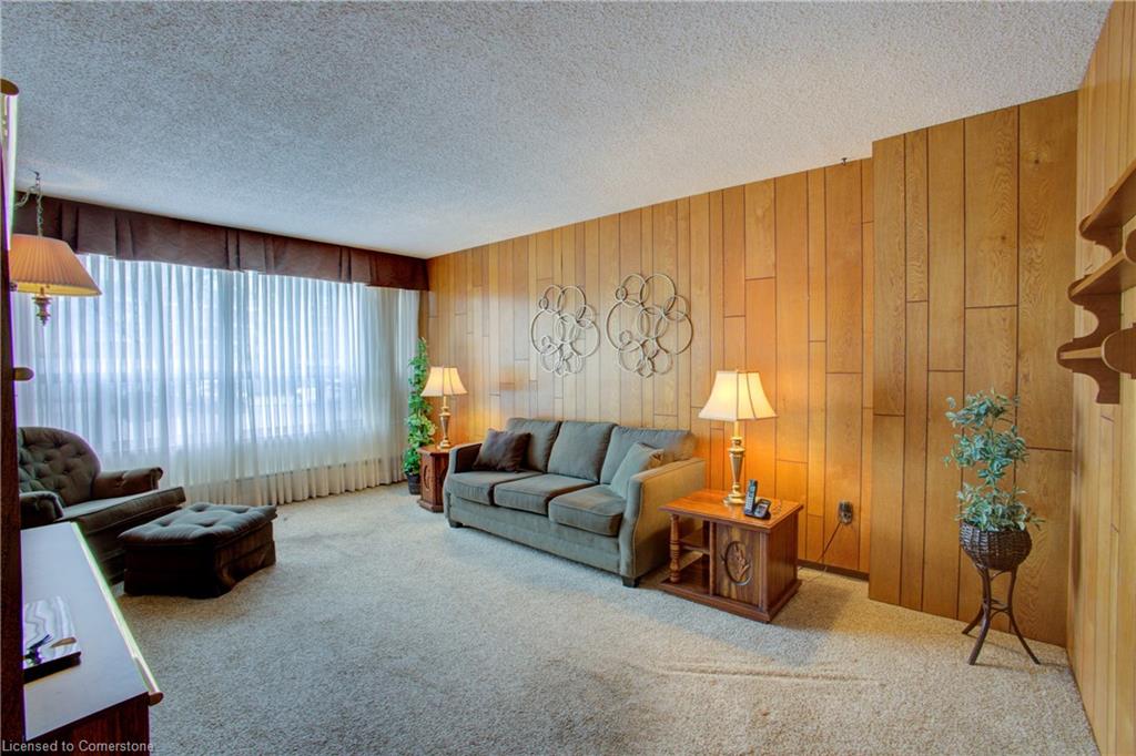 45 Westmount Road N Property Photo 18