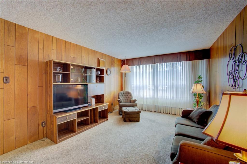 45 Westmount Road N Property Photo 19