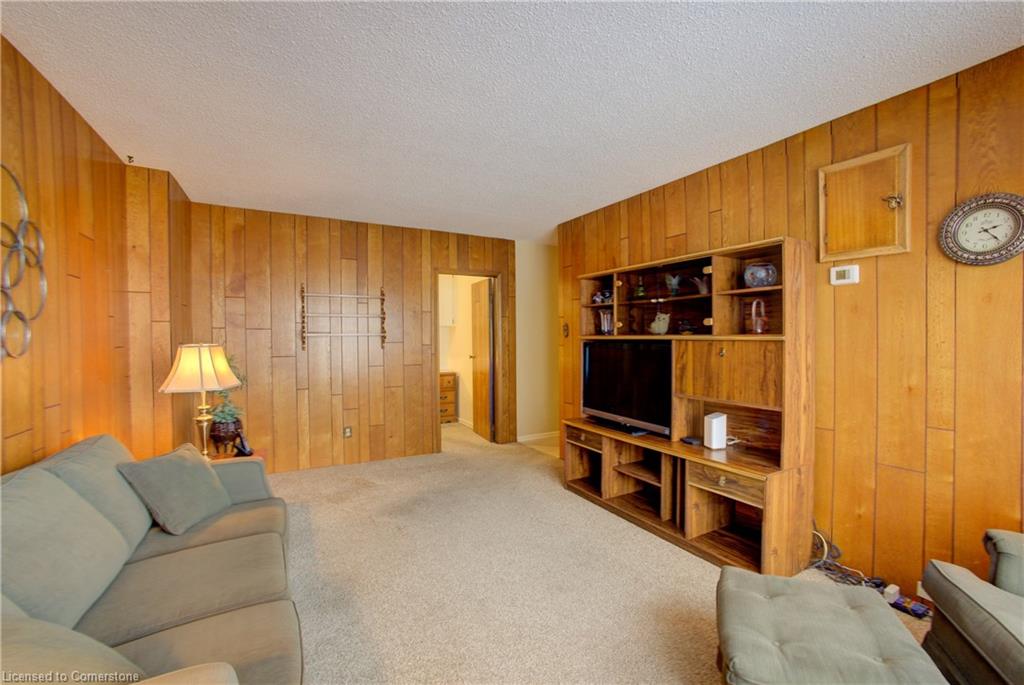 45 Westmount Road N Property Photo 20