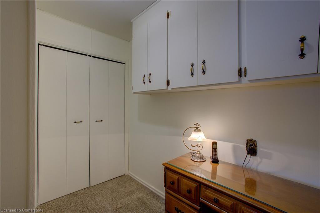 45 Westmount Road N Property Photo 21