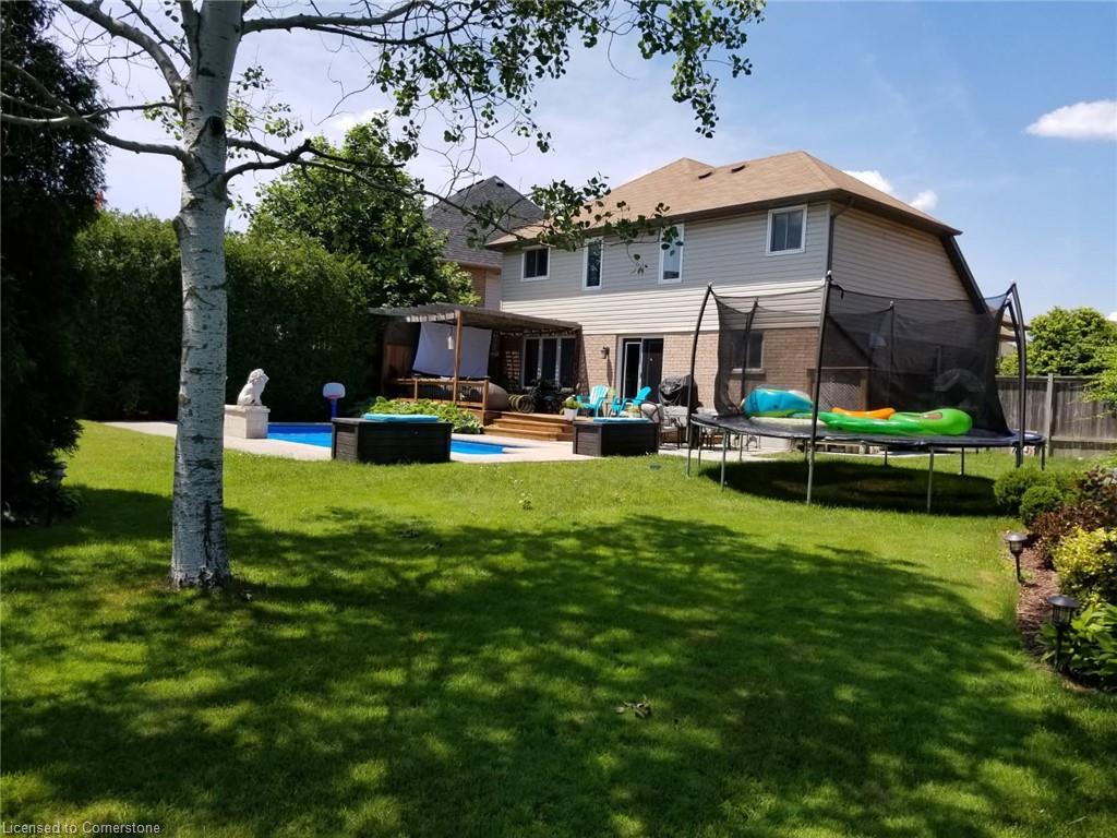 27 Surrey Drive Property Photo 3