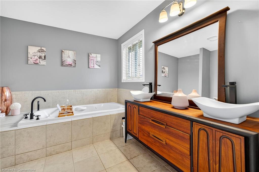 27 Surrey Drive Property Photo 15